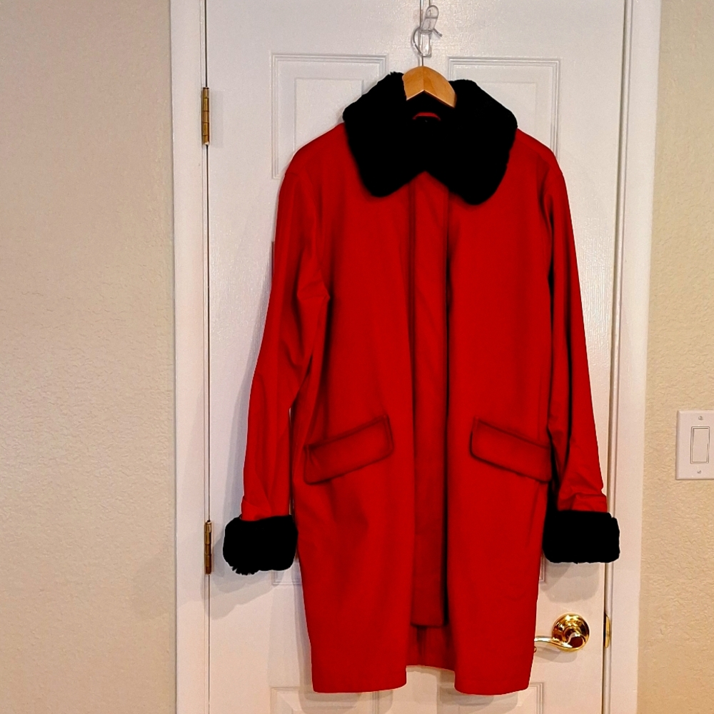 DENNIS BASSO Red Coat